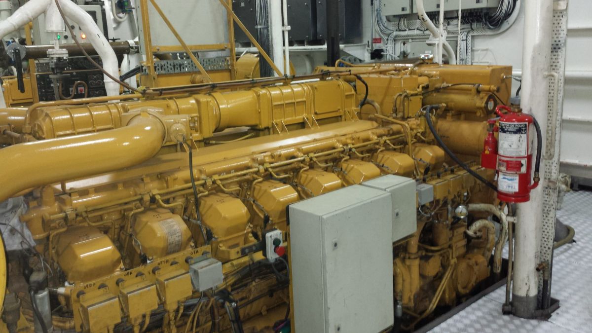 Caterpillar main engine